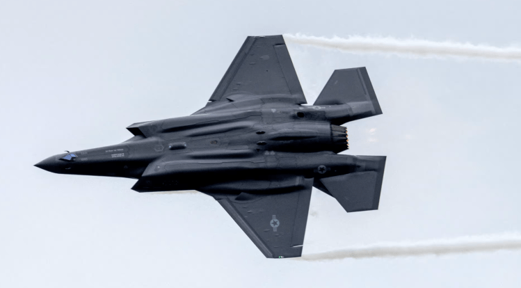 f-35 jet fighter